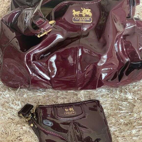 Beautiful Purple Patent Leather Coach Purse. - Picture 9 of 10